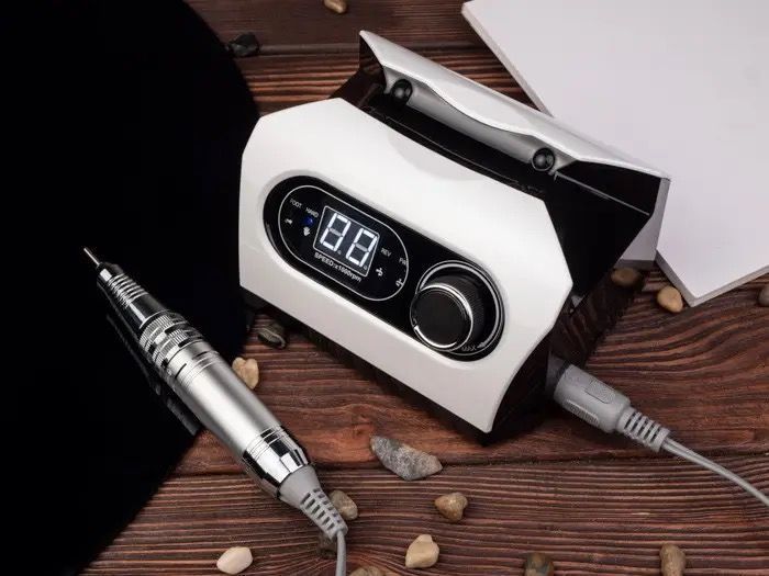 Фрезер для манікюру Bucos Nail Drill ZS-717 PRO WHITE 65 Ват, 35 000 об Фрезер для манікюру Bucos Nail Drill ZS-717 PRO WHITE 65 Ват, 35 000 об фото