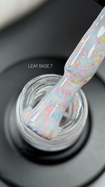SAGA professional LEAF BASE 7 (молочний з різнобарвною поталлю), 9 мл SAGA professional LEAF BASE 7 (молочний з різнобарвною поталлю), 9 мл фото