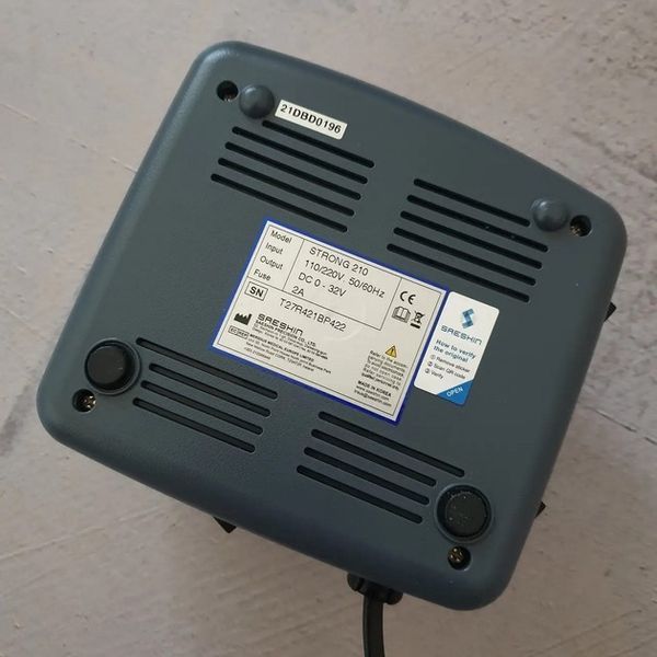 Фрезер для манікюру і педикюру Strong 210 з ручкою Strong 120II (Офіційний, оригінал) Фрезер для манікюру і педикюру Strong 210 з ручкою Strong 120II (Офіційний, оригінал) фото