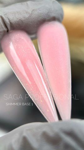SAGA professional Shimmer Base New 1 (бежево-рожевий із шиммером), 15 мл SAGA professional Shimmer Base New 1 (бежево-рожевий із шиммером), 15 мл фото