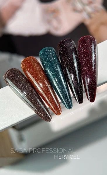 Гель-лак світловідбивний Saga Fiery Gel №24 10 мл Гель-лак світловідбивний Saga Fiery Gel №24 10 мл фото