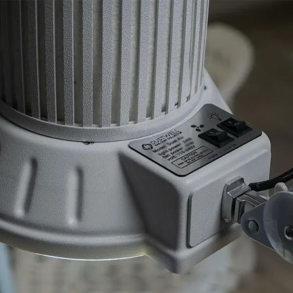 Витяжка для педикюру на струбцині з фільтром Dustwell Air Dust 50W Витяжка для педикюру на струбцині з фільтром Dustwell Air Dust 50W фото