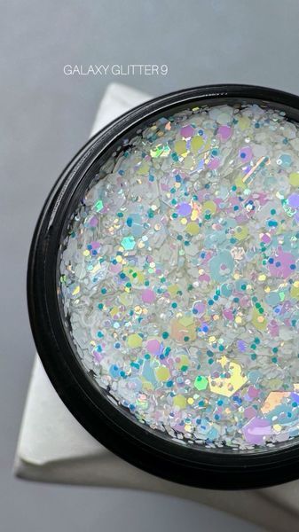 SAGA professional Galaxy glitter 09 (прозорий з голографічними молочними блискітками), 8 мл SAGA professional Galaxy glitter 09 (прозорий з голографічними молочними блискітками), 8 мл фото