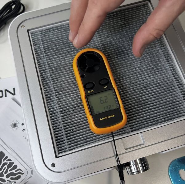 Витяжка MUSSON X3 SILVER з вугільним НЕРА-фільтром 72W для манікюру та педикюру Витяжка MUSSON X3 SILVER з вугільним НЕРА-фільтром 72W для манікюру та педикюру фото