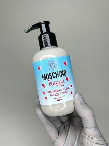 Зволожуючий крем для рук з сечовиною ''Moschino Funny" 200 ml (парфумований) Зволожуючий крем для рук з сечовиною ''Moschino Funny" 200 ml (парфумований) фото