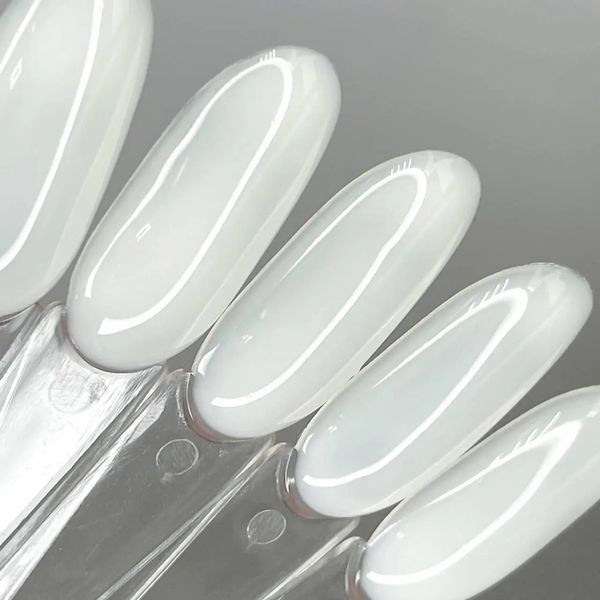SAGA Top Ivory Молочний топ без липкого шару, 10 мл  SAGA Top Ivory Молочний топ без липкого шару, 10 мл фото