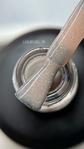 Рідкий гель Saga Professional Liquid Gel 18. беж із шимером. 15 мл Рідкий гель Saga Professional Liquid Gel 18. беж із шимером. 15 мл фото