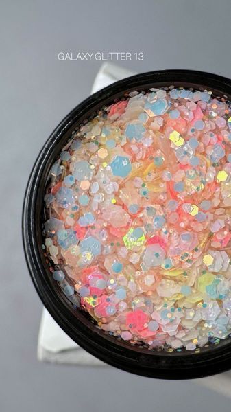 SAGA professional Galaxy glitter 13 (прозорий з голографічними кораловими і салатовими блискітками), 8 мл SAGA professional Galaxy glitter 13 (прозорий з голографічними кораловими і салатовими блискітками), 8 мл фото