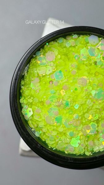 SAGA professional Galaxy glitter 14 (салатовий з голографічними блискітками, 8 мл SAGA professional Galaxy glitter 14 (салатовий з голографічними блискітками, 8 мл фото